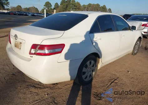2011 Toyota Camry Le z USA, uszkodzony, nr VIN 4T1BF3EK0BU643541